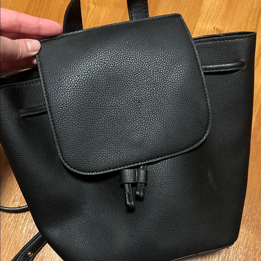 Chic Black Backpack - image 3